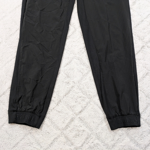 Athleta Pants Women's 2 Black Textured Brooklyn Jogger Nylon Light Run Travel - Picture 3 of 11